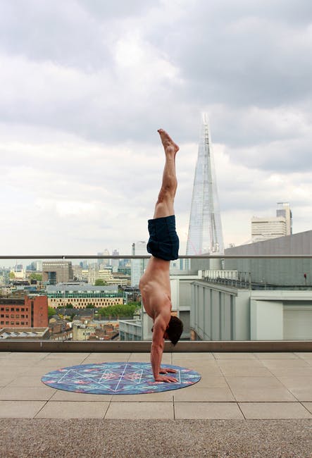 Why Not Try Handstands To Build Great Core Strength